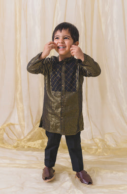 Razzle Dazzle Kurta Pyjama Set: Black & Gold